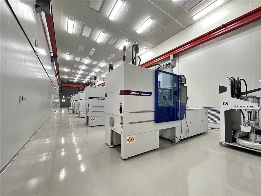 LSR injection molding line with Wittmann Battenfeld machines and ELMET dosing units